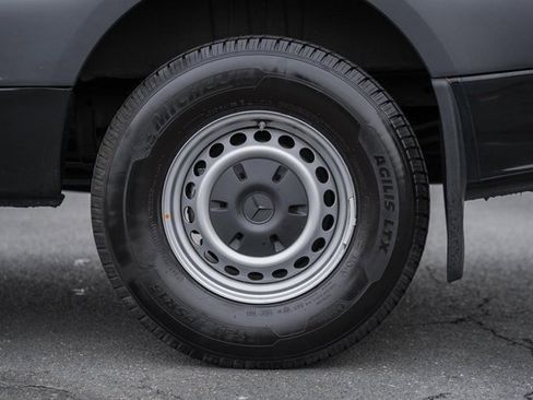 Used 2024 Mercedes-Benz Sprinter 2500 image 16