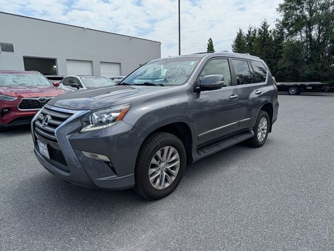 Used 2017 Lexus GX 460 Premium w/ Premium Package AWD/4WD image 7