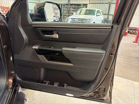 Used 2024 Toyota Tundra Limited image 22