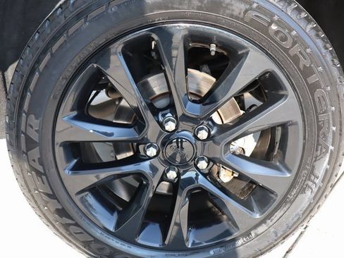 Used 2021 Jeep Grand Cherokee Laredo X image 47