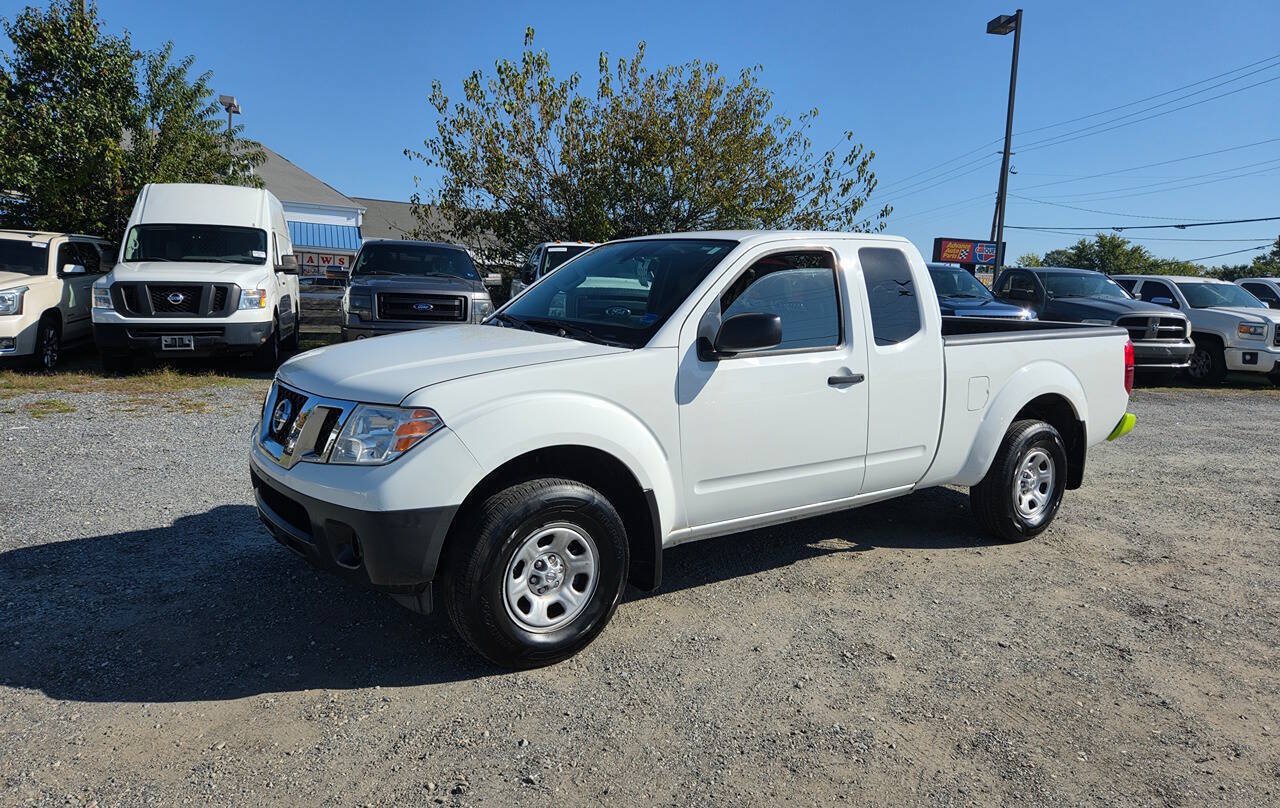 Used 2019 Nissan Frontier S w/ Work Truck Package RWD image 3