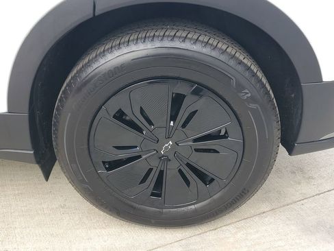 Used 2026 Chevrolet Blazer EV LT w/ Midnight/Sport Edition image 6