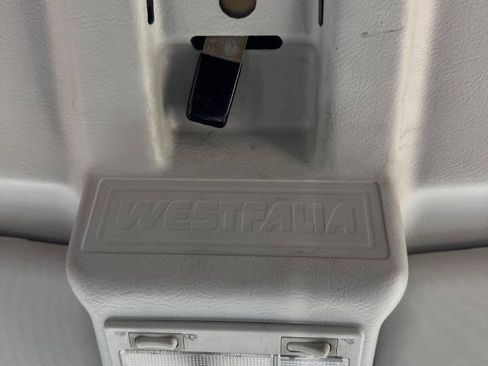 Used 2002 Volkswagen Eurovan MV FWD image 14