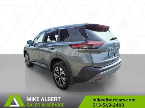 Used 2023 Nissan Rogue SV image 5