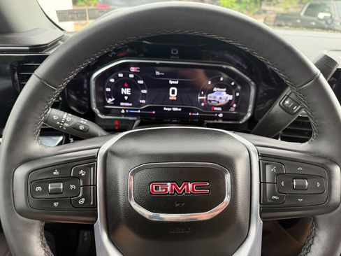 Used 2024 GMC Sierra 1500 Elevation image 24