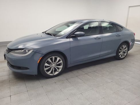 Used 2015 Chrysler 200 S w/ Navigation & Sound Group I FWD image 2