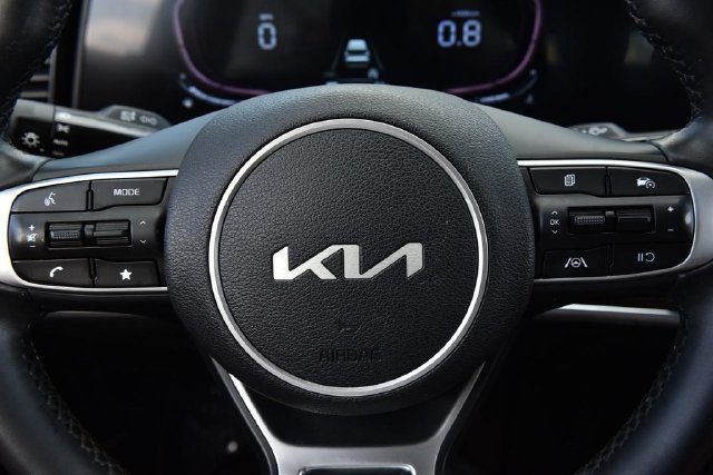 Used 2023 Kia Sportage EX FWD image 19