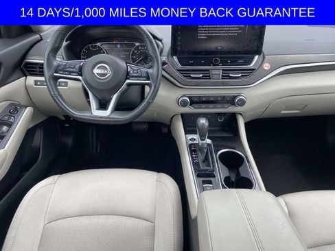 Used 2024 Nissan Altima 2.5 SV w/ SV Premium Package FWD image 9