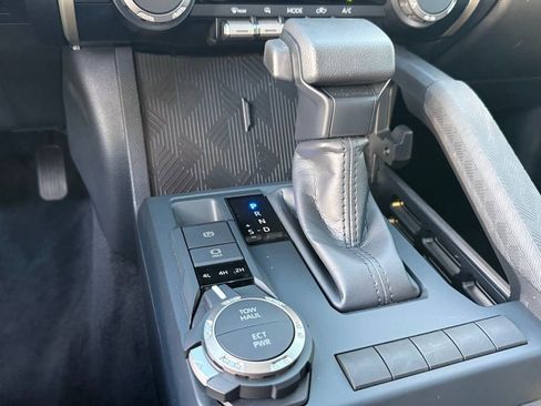 Used 2025 Toyota Tacoma SR5 image 30