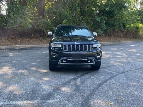 Used 2015 Jeep Grand Cherokee Overland w/ Advanced Technology Group AWD/4WD image 2