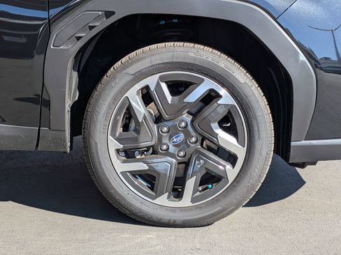 Used 2025 Subaru Forester Limited image 7