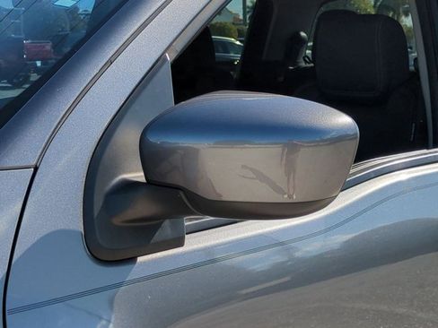 Used 2022 Nissan Frontier SV image 12