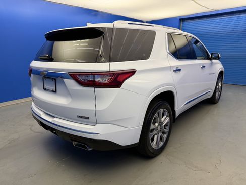 Used 2018 Chevrolet Traverse Premier w/ Driver Confidence II Package FWD image 7
