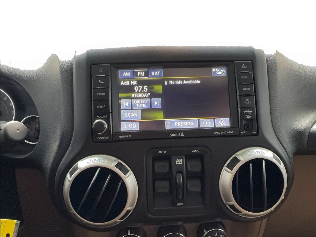 Used 2016 Jeep Wrangler Unlimited Rubicon w/ Connectivity Group AWD/4WD image 51