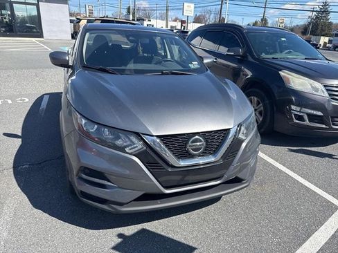 Used 2021 Nissan Rogue Sport S image 2