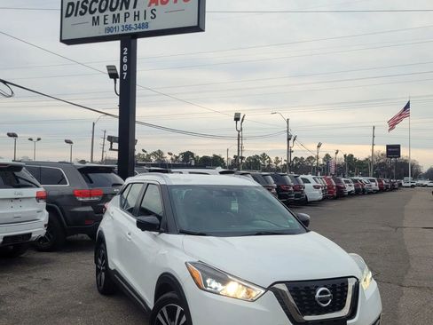Used 2020 Nissan Kicks SR w/ SR Premium Package image 21