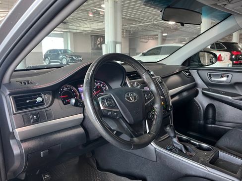Used 2016 Toyota Camry SE FWD image 16