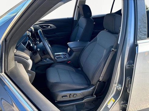 Used 2020 Chevrolet Traverse LT image 25