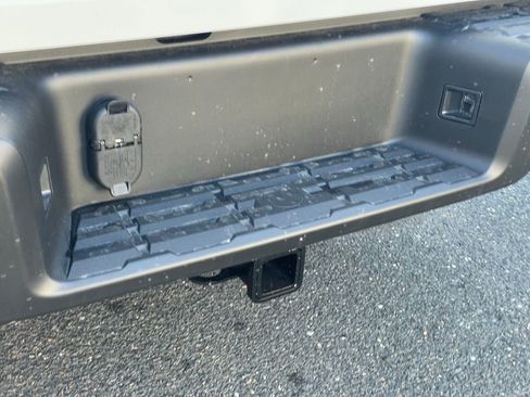 New 2026 Nissan Frontier SV w/ SV Convenience Package AWD/4WD image 20