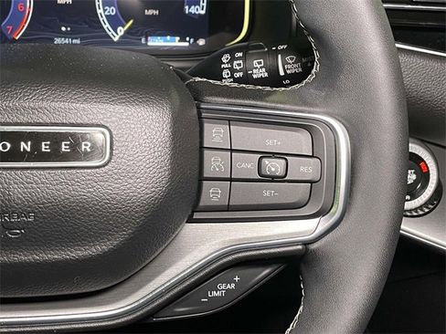 Used 2024 Jeep Wagoneer Series II image 44