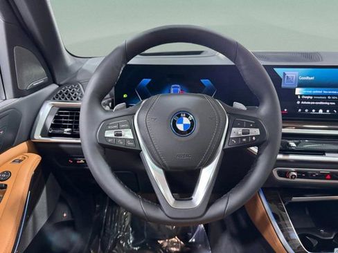 New 2026 BMW X5 xDrive50e image 14