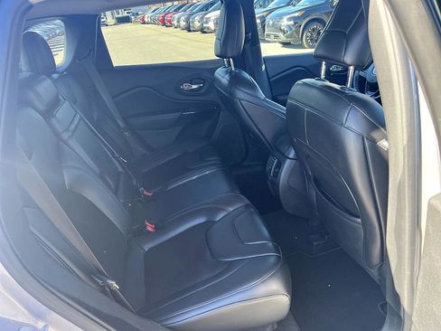 Used 2019 Jeep Cherokee Latitude Plus image 20