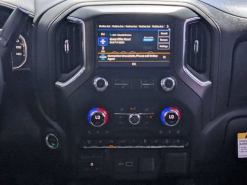 Used 2022 GMC Sierra 2500 AT4 w/ AT4 Premium Plus Package AWD/4WD image 18