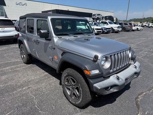 Used 2018 Jeep Wrangler Unlimited Sport S AWD/4WD image 18