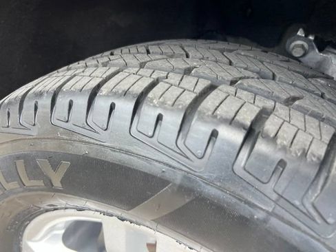 Certified 2023 Ford Explorer XLT w/ Equipment Group 202A AWD/4WD image 27