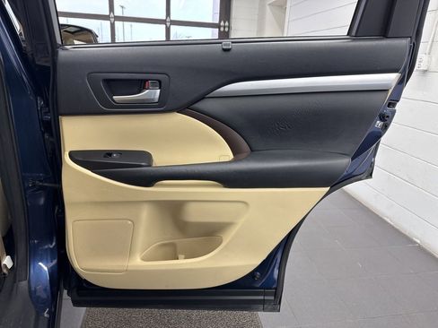 Used 2015 Toyota Highlander XLE image 50