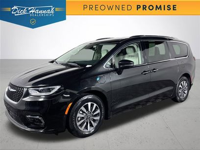 Used 2021 Chrysler Pacifica Touring-L