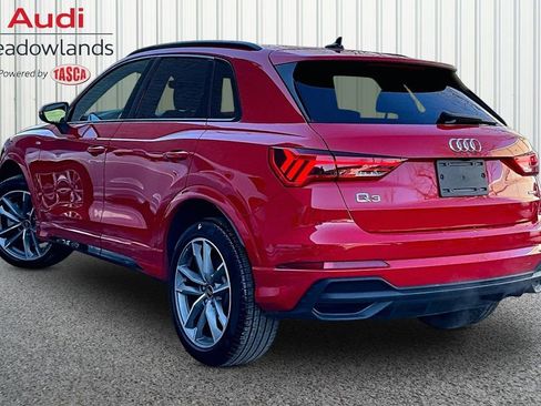Used 2023 Audi Q3 2.0T Premium w/ Black Optic Sport Package image 4