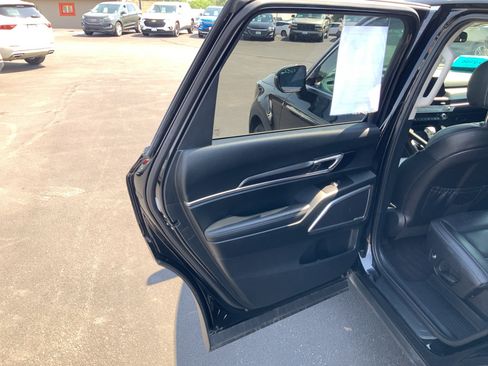 Used 2025 Kia Telluride S AWD/4WD image 17