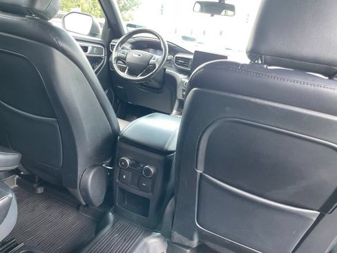 Used 2020 Ford Explorer XLT w/ Equipment Group 202A AWD/4WD image 20