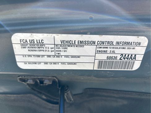 Used 2024 Jeep Wrangler Unlimited Rubicon AWD/4WD image 36