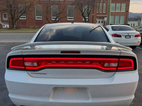 Used 2014 Dodge Charger SXT image 4