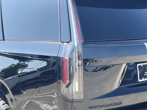 Used 2023 Cadillac Escalade V w/ LPO, ONYX Package AWD/4WD image 10