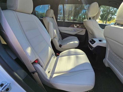 New 2026 Mercedes-Benz GLS 580 4MATIC image 15