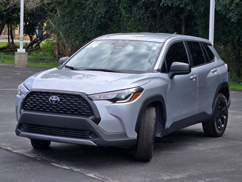 Used 2024 Toyota Corolla Cross L image 4