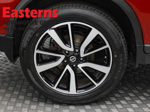 Used 2020 Nissan Rogue SL w/ Premium Package image 32