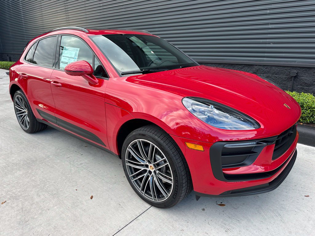 Certified 2026 Porsche Macan AWD/4WD image 11