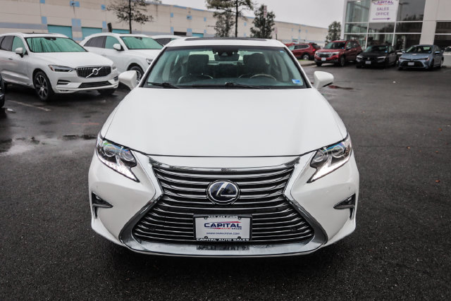 Used 2016 Lexus ES 300h w/ Luxury Package w/Wood Trim FWD image 6
