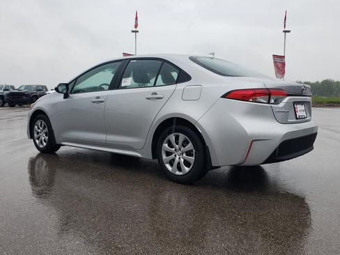 Used 2026 Toyota Corolla LE FWD image 8