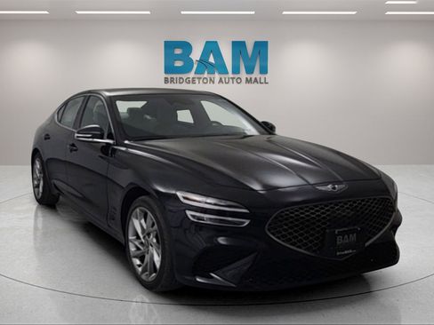 Used 2022 Genesis G70 2.0T image 1