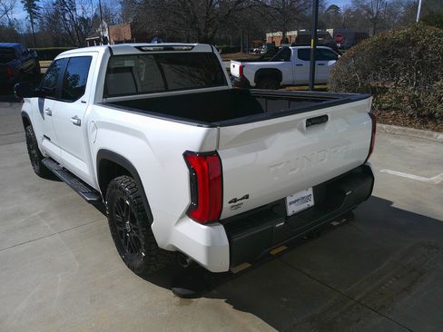 Used 2024 Toyota Tundra Limited image 9