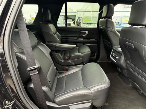 Used 2025 Ford Expedition Platinum w/ Stealth Performance Package image 21