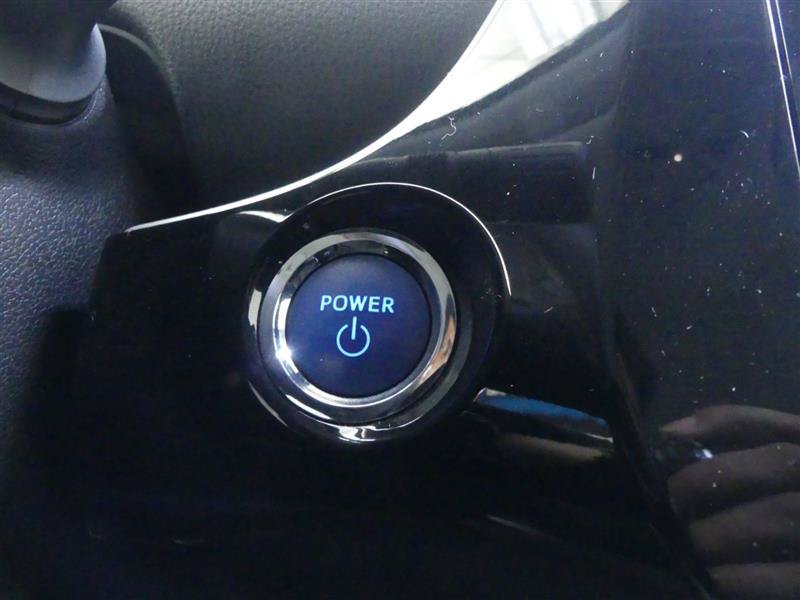 Used 2020 Toyota Prius LE AWD/4WD image 14