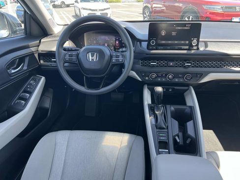 Certified 2025 Honda Accord SE image 7