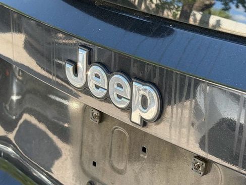 Used 2015 Jeep Renegade Latitude w/ Popular Equipment Group FWD image 10