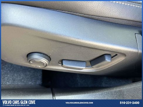 Used 2026 Volvo XC40 B5 Core w/ Climate Package image 17